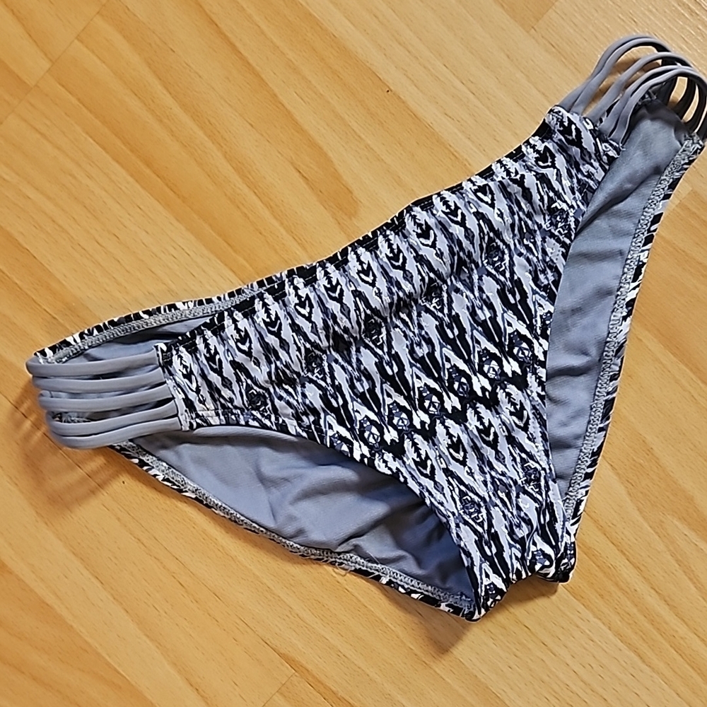 4/$10 Patterned Bikini Bottom - bundle 3for$10 special